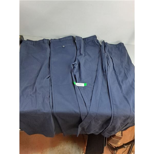 (4) Dakota & Pathfinder Kodak Pants - (2) 38x30 - (1) 38x32 - (1) 36x37