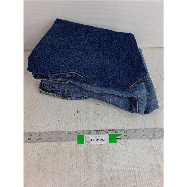 (3) Pair of Jeans - (1)WORK KING 36x34 - (2) Levi's Jeans (36x32 