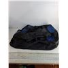Image 7 : Partial Set of Junior Hockey Gear - Shin, Pants, Chest, Neck Pads & Bag