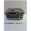 Image 1 : Hamilton Beach Toaster Oven, Powers On, Pickup Preferred