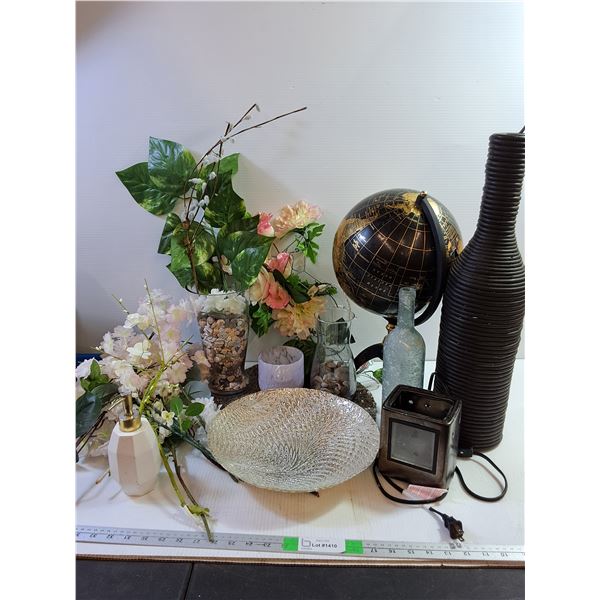 Beaded Placemat,Vase, Artificial Flowers, Misc