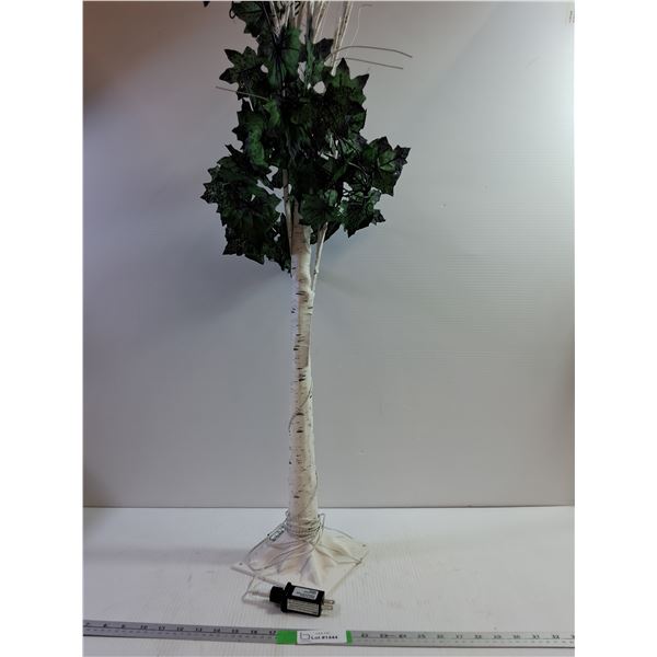 Light Up Tree Decor Powers On, Pickup Preferred