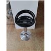 Image 1 : *Stool 30" Pick Up Only