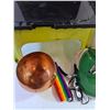Image 3 : Plastic Stepping Stool, Plastic Container, Knee Pads, Misc, Pickup Only