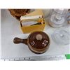 Image 3 : Ceramic Bean Pots, Wicker Bowls, Recipe Cards, Food Processor, Misc
