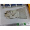 Image 2 : Miter Saw Mounting Brackets, Work Glove, Mop Head