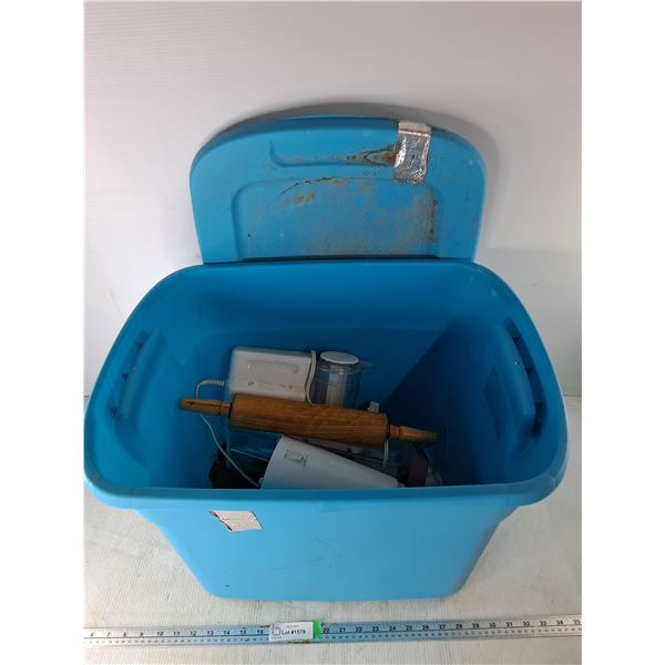 *Popcorn Popper, Veggie Prepper, Rolling Pin, ButterDish, Storage Tub23.5"18"x15.5",  Misc