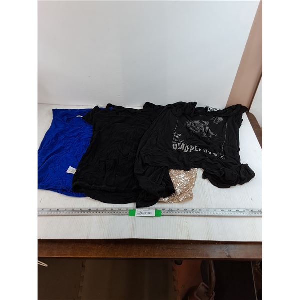 (4) Womens Clothing Tops