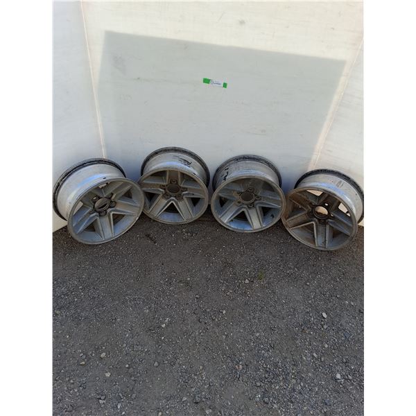 **(4) 15 x 7 Five Bolt Pattern Aliminum Car Tire Rims No Shipping