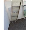 Image 4 : **(2) Rear Sliding Windows No Shipping
