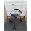 Image 1 : **Walker - PICKUP ONLY