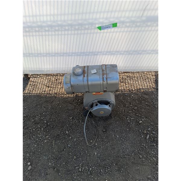 **Newton 4 Cycle Gas Powered Engine - AS IS, PICKUP ONLY