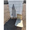 Image 1 : **Table Umbrella & Chaise lounge - PICKUP ONLY