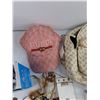 Image 4 : Gucci Cap, Jewelry, Instant Cold Compress, Tumbler, Mini Backpack, Body Spray & Leave In Conditioner