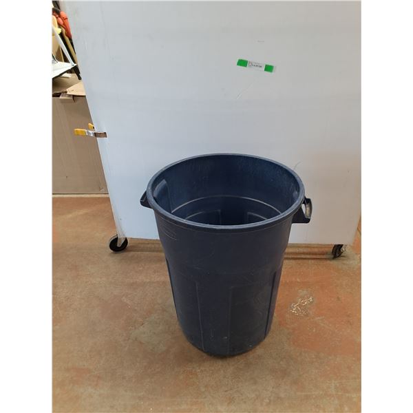 **Rubbermaid Plastic Garbage Bin 26" x 20", PICKUP ONLY