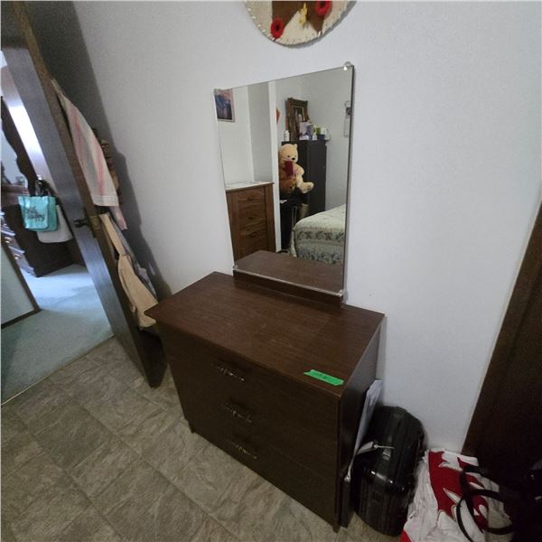 3-drawer Dresser with Mirror