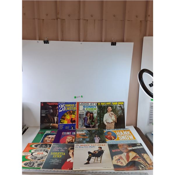 (12) vinyl Records, Johnny Horton, Hank snow, Sonny & Cher, Loretta Lynn, Connie Smith