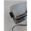 Image 4 : Toastess Waffle Maker Powers On