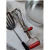 Image 10 : (4) Springform Pans, Pot, Mixer, Spatula, Black Tray