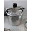 Image 6 : (4) Springform Pans, Pot, Mixer, Spatula, Black Tray
