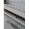 Image 9 : White Electric Baseboard Heater Untested