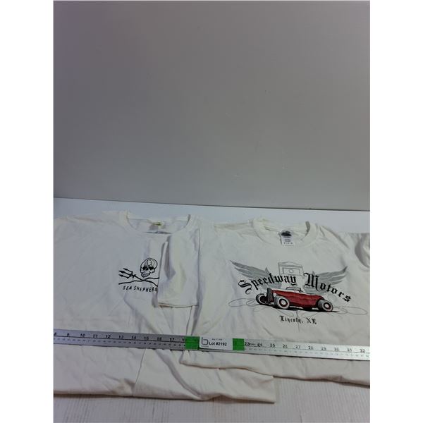 (2) Men's Tshirts