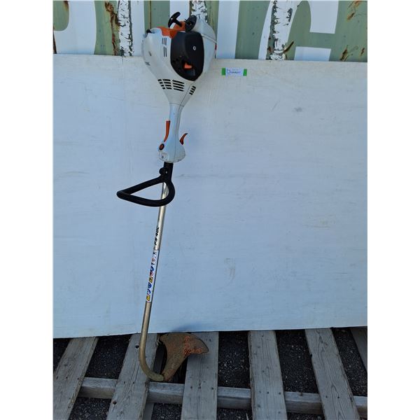 ***Gas Powered Weed Trimmer Powers On, Pickup Only