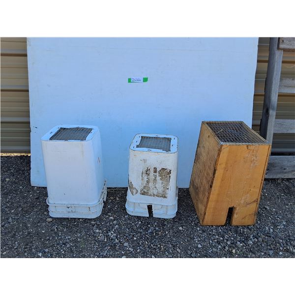 **(3) Plastic/Wood Trap Housing Structures Up to 11" x 8" x 16"- Can't Ship