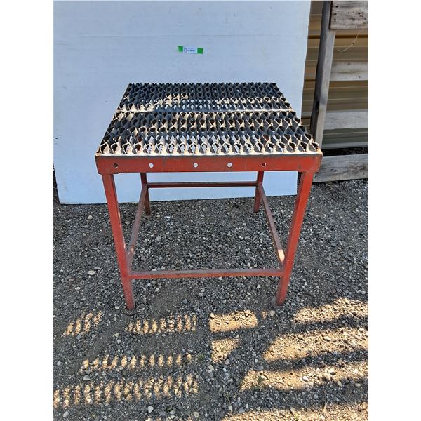 **Metal Work Table 24" x 22.75" x 24.5"- Can't Ship