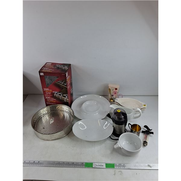 Heavy Duty All Purpose Light Clips, Ceramic Gravy Boat, Electric Coffee Grinder, Chip