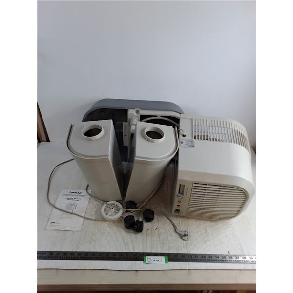 Holmes Forest Air Humidifier - Powers On - Cannot Ship