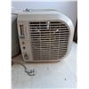 Image 2 : Holmes Forest Air Humidifier - Powers On - Cannot Ship