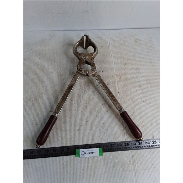 Castration Tool