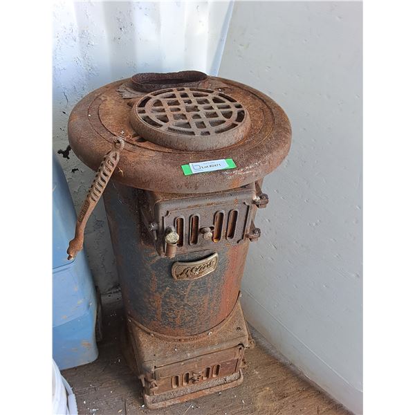 *** Vintage Cast Iron Acme Woodstove - 37" High x 20" Diameter - PU Only