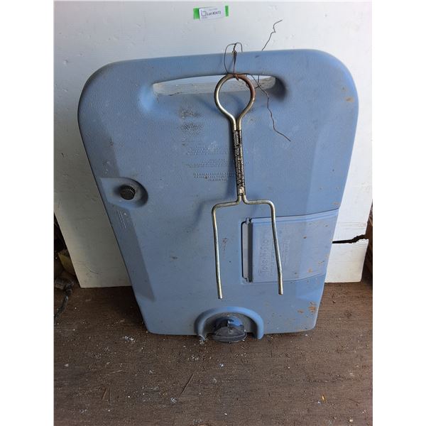 *** Tote-N-Stor Portable Waste Water Tank - 37x22x9" - Cannot Ship
