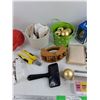 Image 3 : Pill Organizer, Body Massager, Combs, Metal Vase, Shell Lamp, Misc