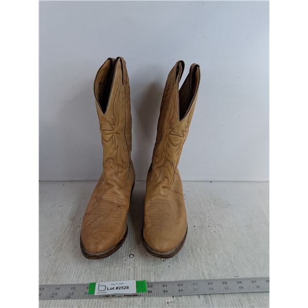 Women's Cowboy Boots Size 10