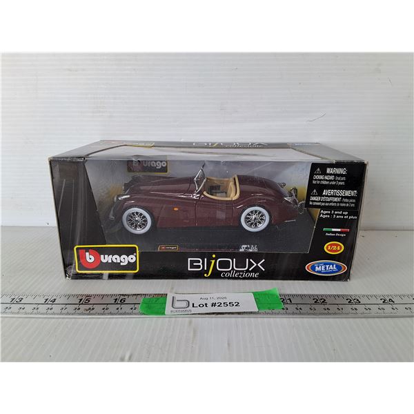 Model Jaguar XK 120 Roadster 1:24 Scale, NIB