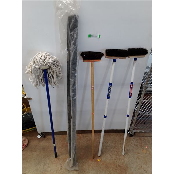 **Weather Strip Moldiong Piece for Vehicle,  (3) Brooms, (1) Mop No Shipping
