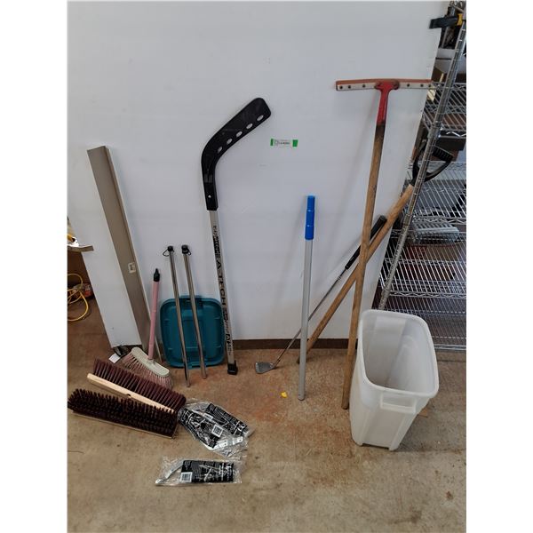 **(2) Broom Heads, (3) Jumbo Broom Braces, Golf Club, Hockey Stick, Broomhandle, Misc No Shipping