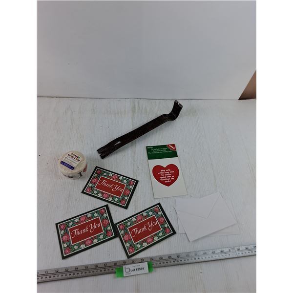 (3) Christmas Thank You Cards with Envelopes, Paper Streamer, Pry Bar