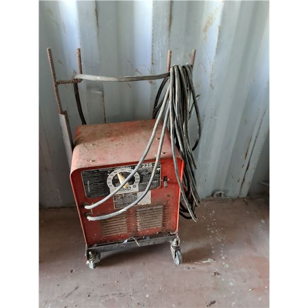 **Lincoln Electric Welder - PICKUP ONLY, AS IS