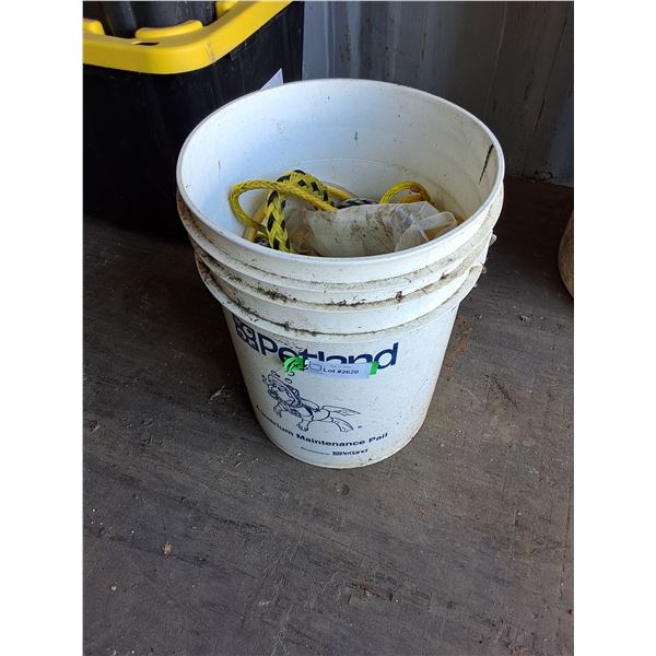 **Plastic Bucket & Ropes - PICKUP ONLY