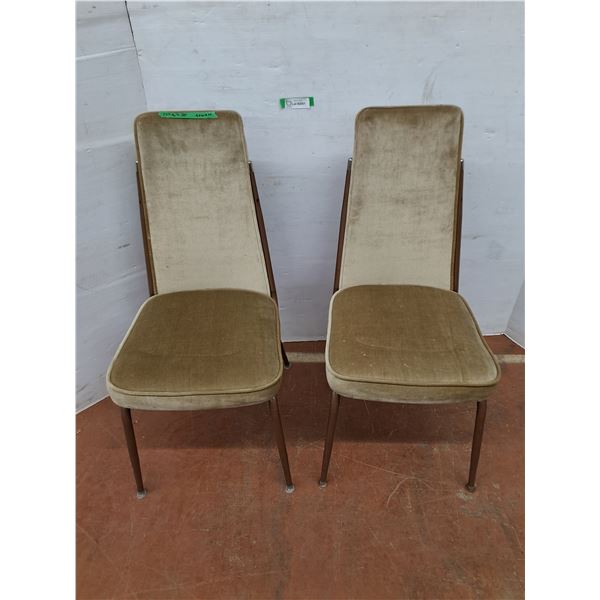 (*2) Metal Chairs with Padding No Shipping