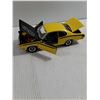 Image 4 : Johnny Lightning 1971 Plymouth Duster 340 1:18 Scale Car Model