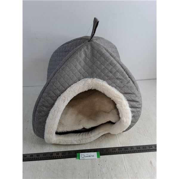 Pyramid Hut Pet Cave Bed
