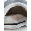 Image 2 : Pyramid Hut Pet Cave Bed