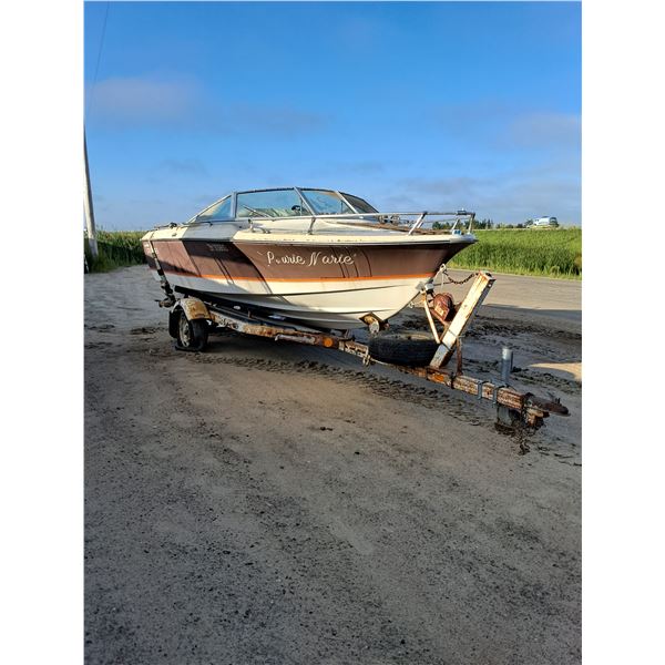 Crestliner Crusader 770 Boat - Located offsite between Saskatoon and Martensville
