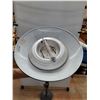 Image 2 : *Metal Floor Lamp 71" Tall- Powers On, Can't Ship