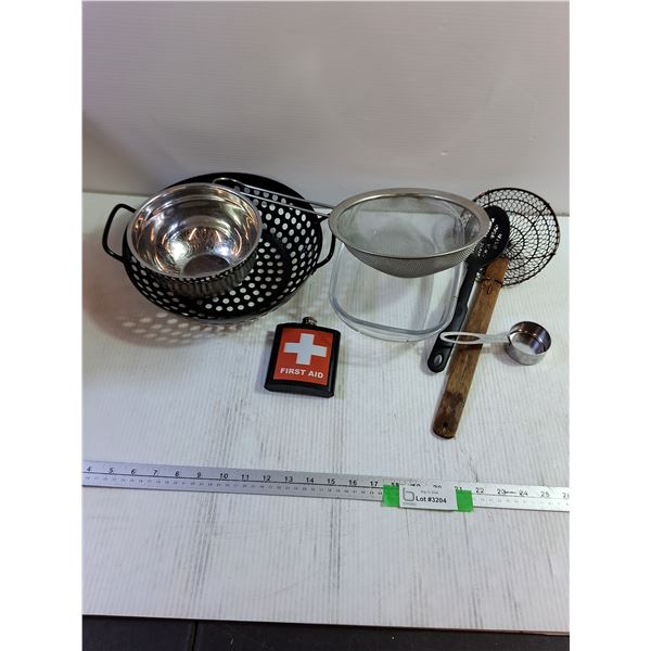 Kitchen Strainer, Scoops, Measuring Cup, Flask, Bowl, Draining Bowl, Glass Pan